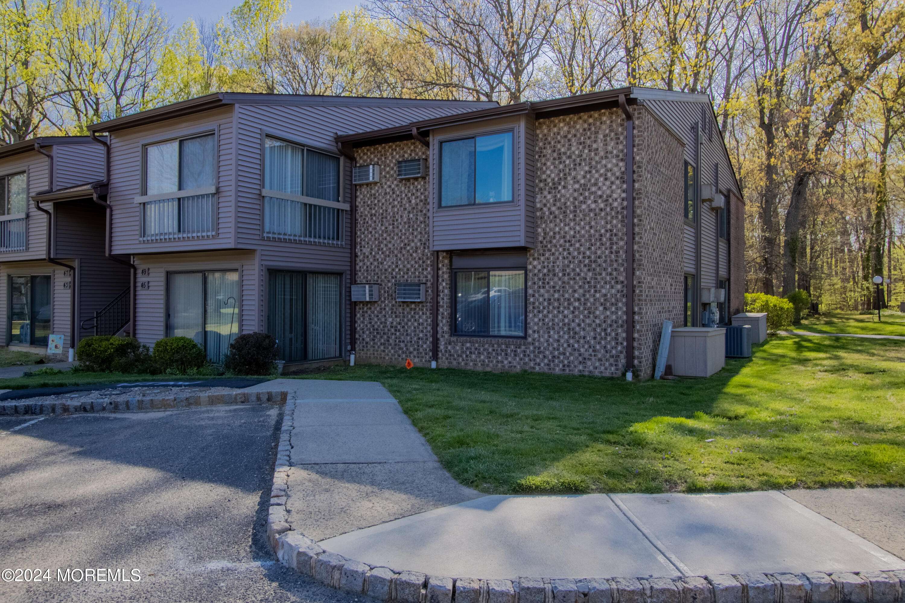49 Lexington Court, Red Bank, NJ 07701