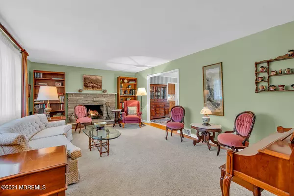 Fair Haven, NJ 07704,23 Oaklawn Road