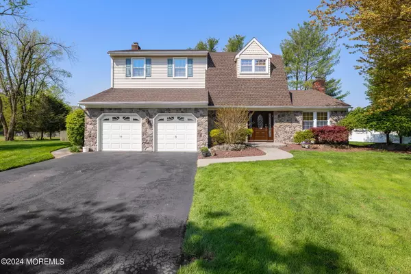 6 Topanga Court, Manalapan, NJ 07726