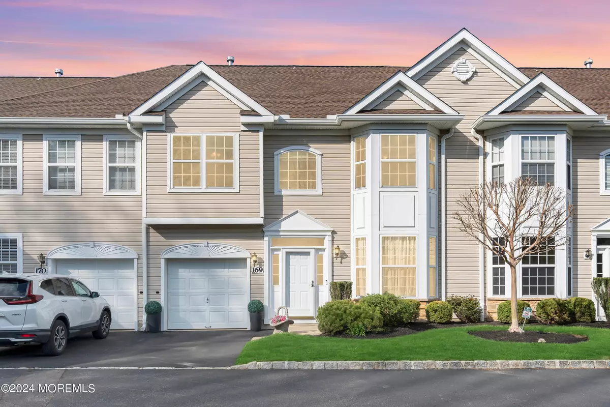 Manalapan, NJ 07726,169 Shinnecock Drive