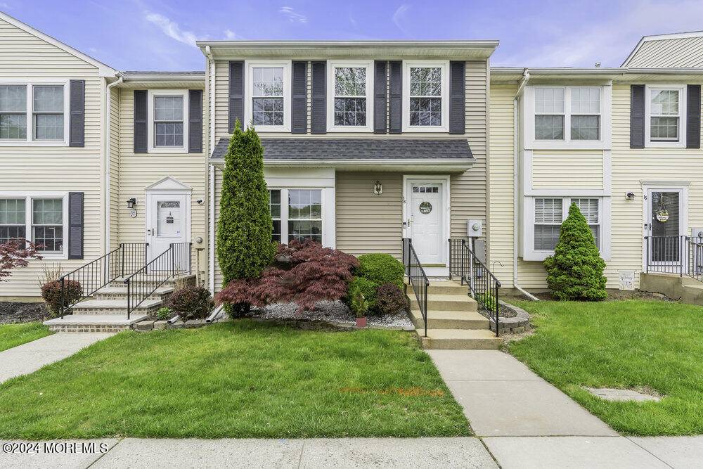 16 Telegraph Lane, Sayreville, NJ 08872