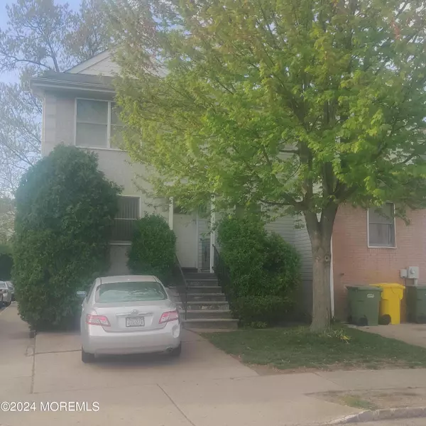 18 Whispering Pines Lane, Lakewood, NJ 08701