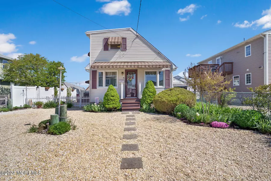 118 Surf Drive, Seaside Park, NJ 08752