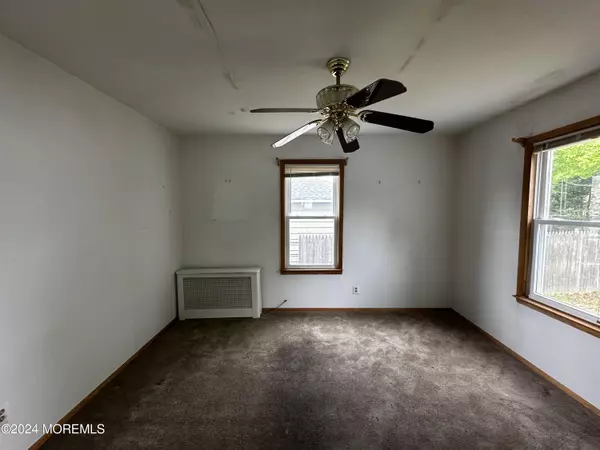 South Amboy, NJ 08879,202 Manor Street