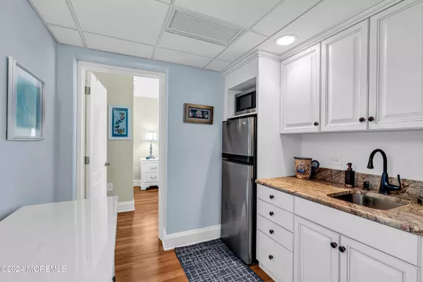 Spring Lake, NJ 07762,700 Ocean Avenue #205