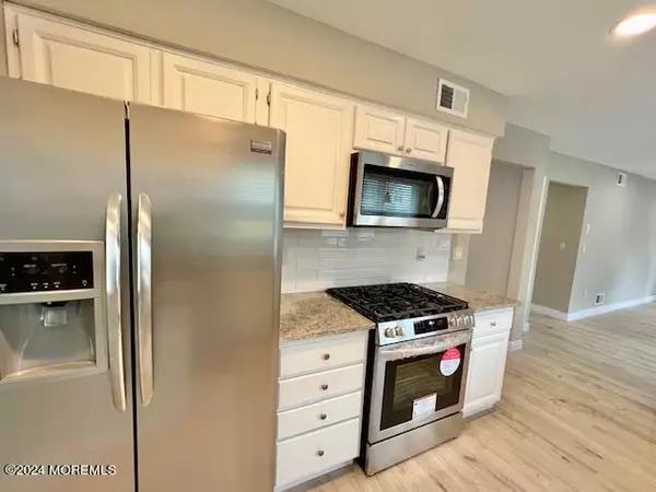 Lakewood, NJ 08701,109 Petty Place