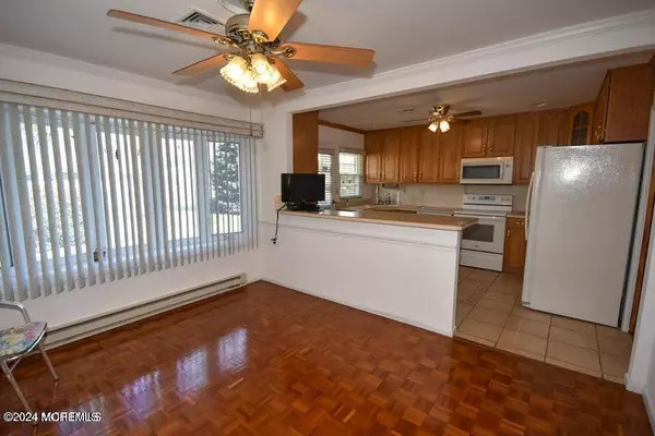 Lakewood, NJ 08701,1185 Clydebank Court