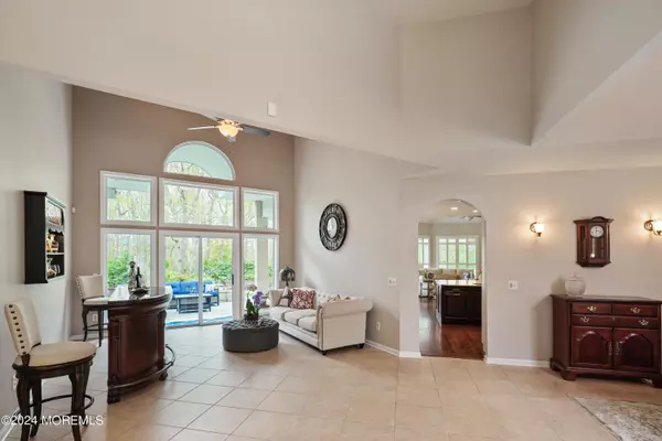 Manahawkin, NJ 08050,18 Ross Court