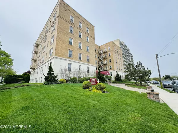 Asbury Park, NJ 07712,500 Deal Lake Drive #1F