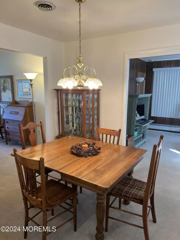 Toms River, NJ 08757,16 Whitmore Drive