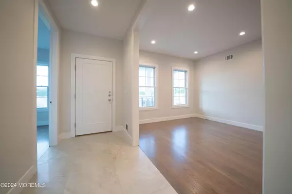 Lakewood, NJ 08701,45 Lenox Drive