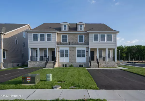 45 Lenox Drive, Lakewood, NJ 08701