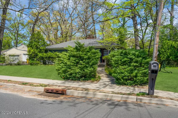 Lakewood, NJ 08701,371 Case Road