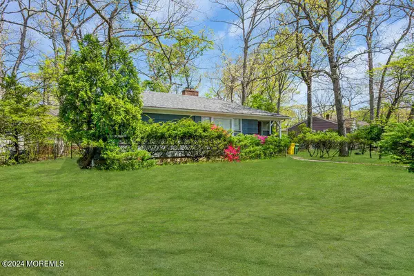 Lakewood, NJ 08701,371 Case Road