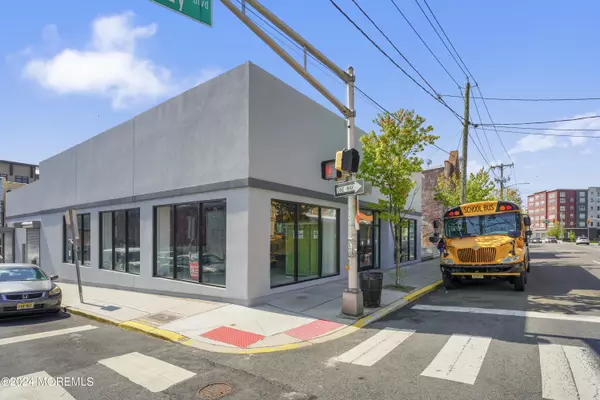 West New York, NJ 07093,5822 Kennedy Boulevard