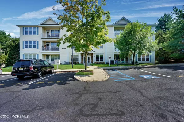 Manalapan, NJ 07726,366 Saint Andrews Place
