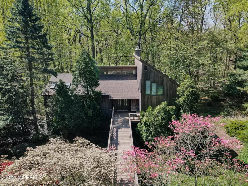 10 Aspen Court, Holmdel, NJ 07733