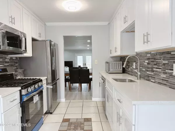 Holmdel, NJ 07733,147 Northampton Drive