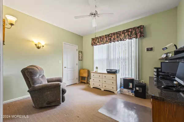 Lakewood, NJ 08701,5 Autumn Rise Lane