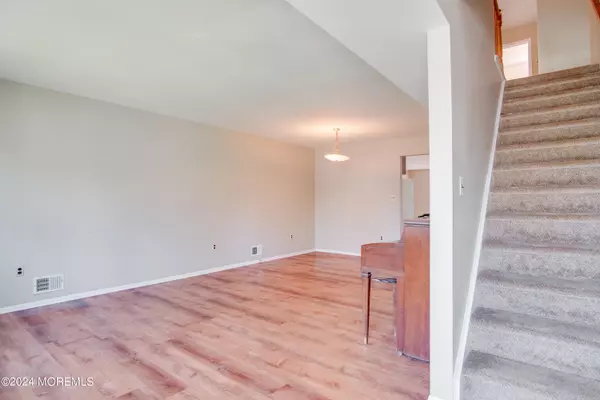 Keyport, NJ 07735,32 Green Grove Avenue #2