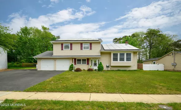 23 Pepperridge Road, Howell, NJ 07728