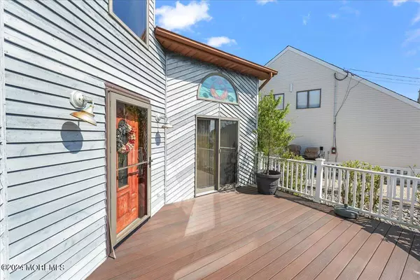 Lanoka Harbor, NJ 08734,945 Mallard Drive