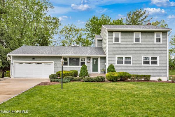 45 Chestnut Ridge Road,  Holmdel,  NJ 07733