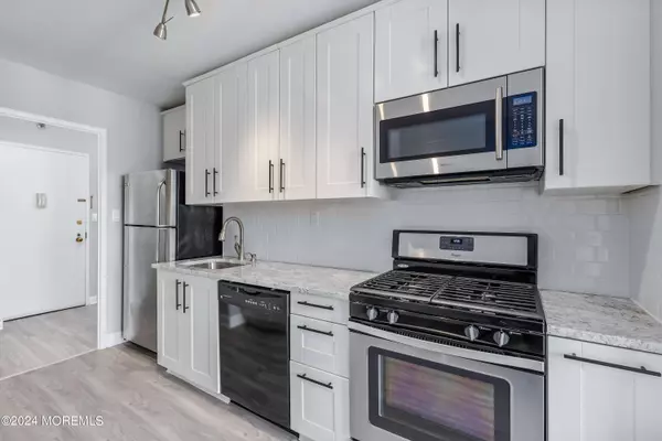 Red Bank, NJ 07701,28 Riverside Avenue #10K