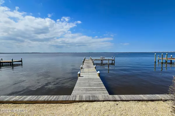 Lavallette, NJ 08735,99 Pershing Boulevard