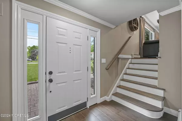 Morris Plains, NJ 07950,31 Robin Hood Road