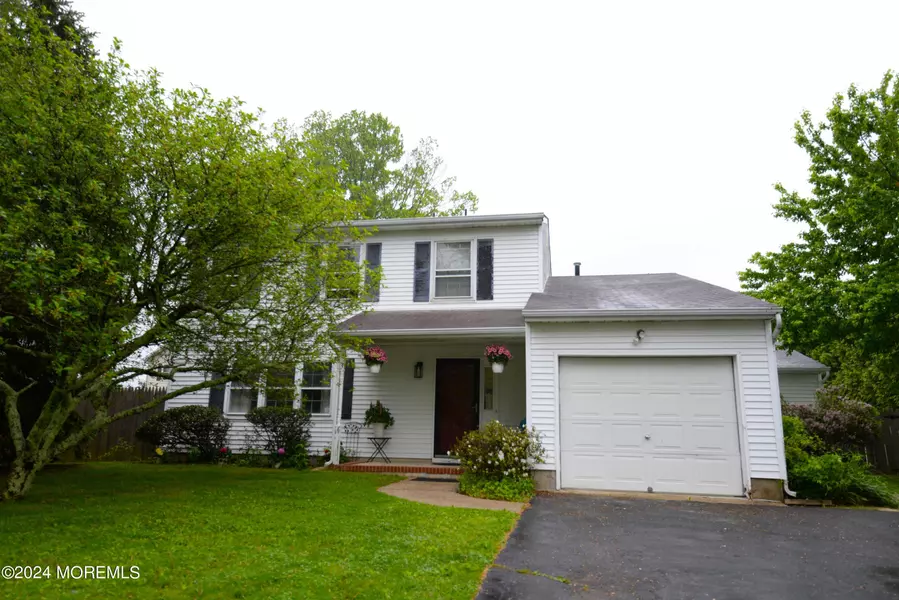 3 Brook Street, Farmingdale, NJ 07727