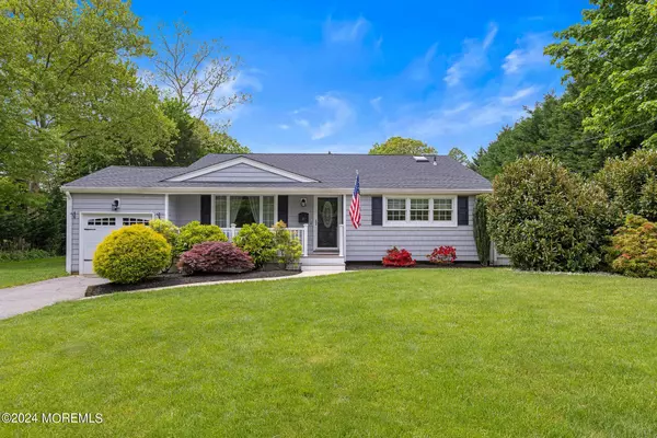 15 Shelbern Drive, Lincroft, NJ 07738