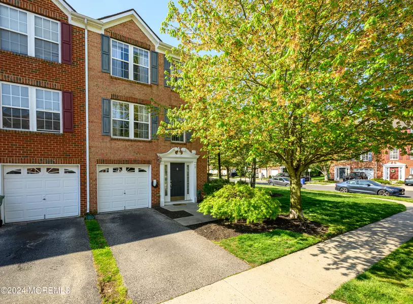 2 Abby Road, Farmingdale, NJ 07727