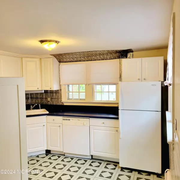 Keyport, NJ 07735,180 Broad Street