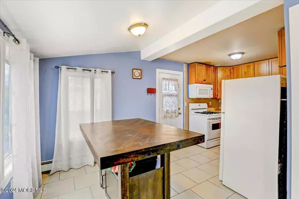 Keyport, NJ 07735,212 Birchwood Drive