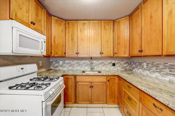 Keyport, NJ 07735,212 Birchwood Drive