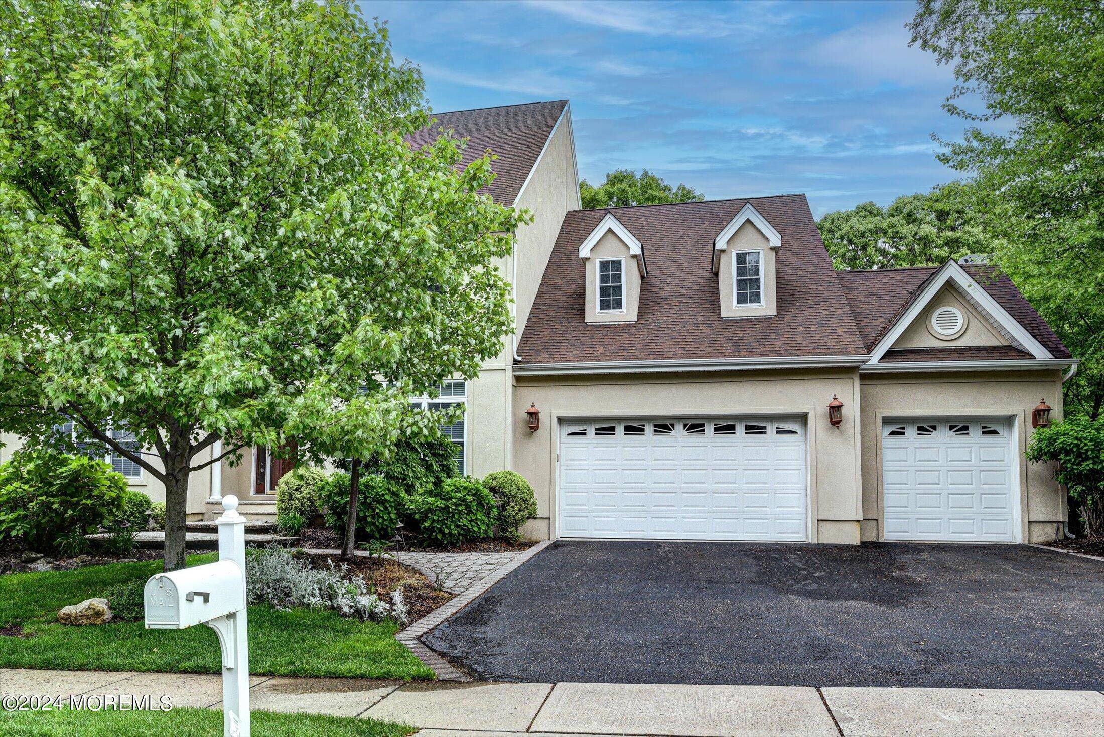 Manalapan, NJ 07726,55 Hedgerow Lane