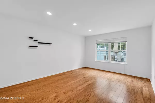 Wall, NJ 07719,142 S Manor Court