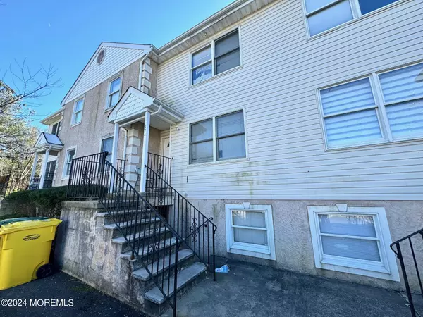 174 Chateau Drive, Lakewood, NJ 08701