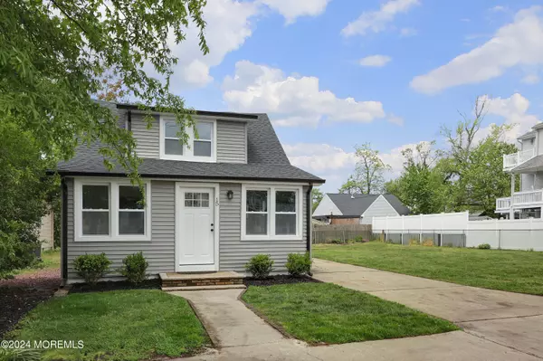 Keansburg, NJ 07734,15 Saint Marks Place