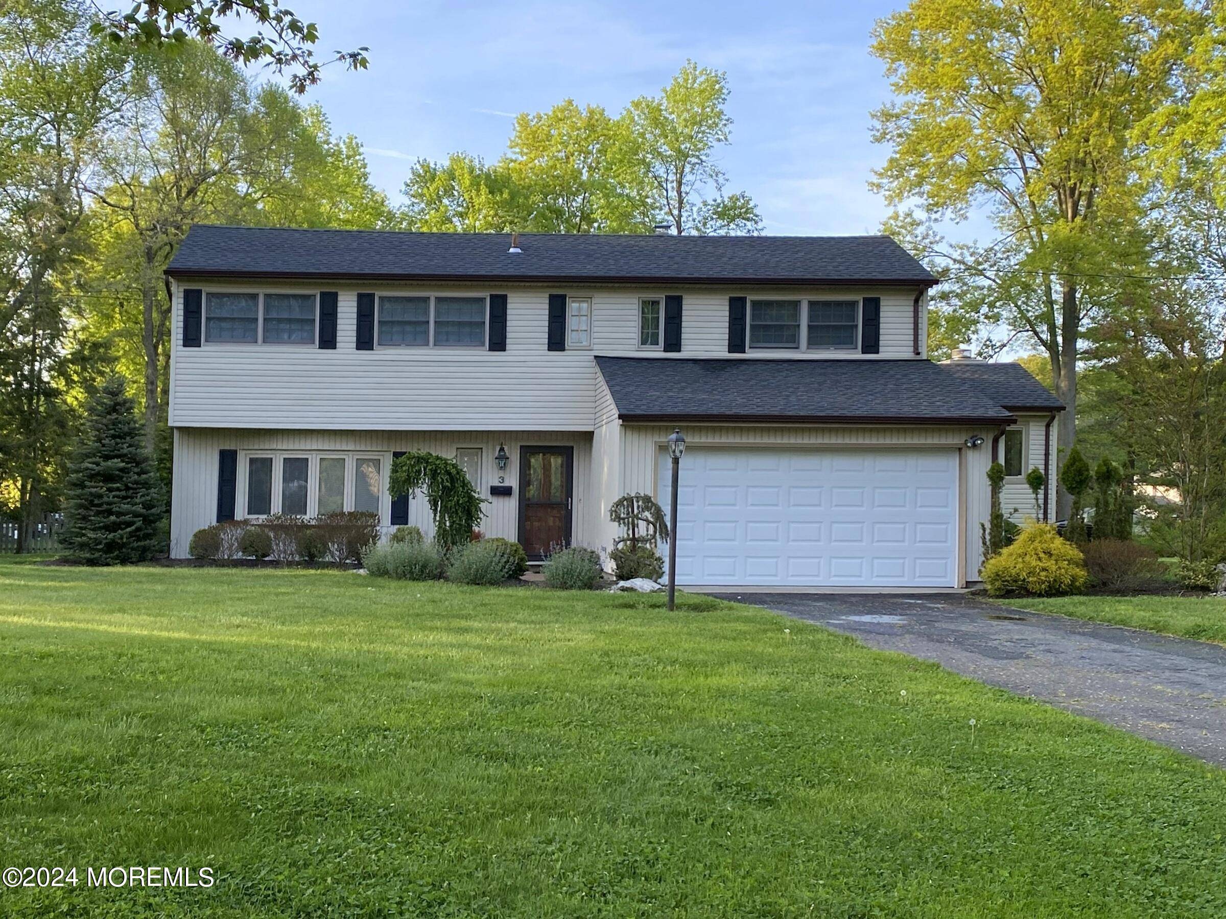 Little Silver, NJ 07739,3 Southvale Avenue