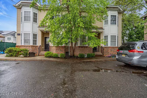 Lakewood, NJ 08701,415 1st Street #1