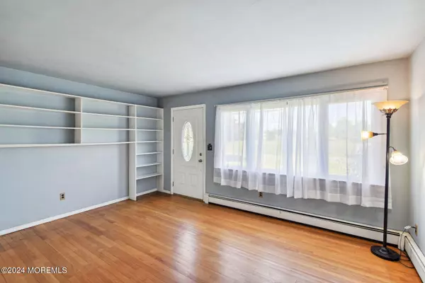 Allentown, NJ 08501,172 Ellisdale Road