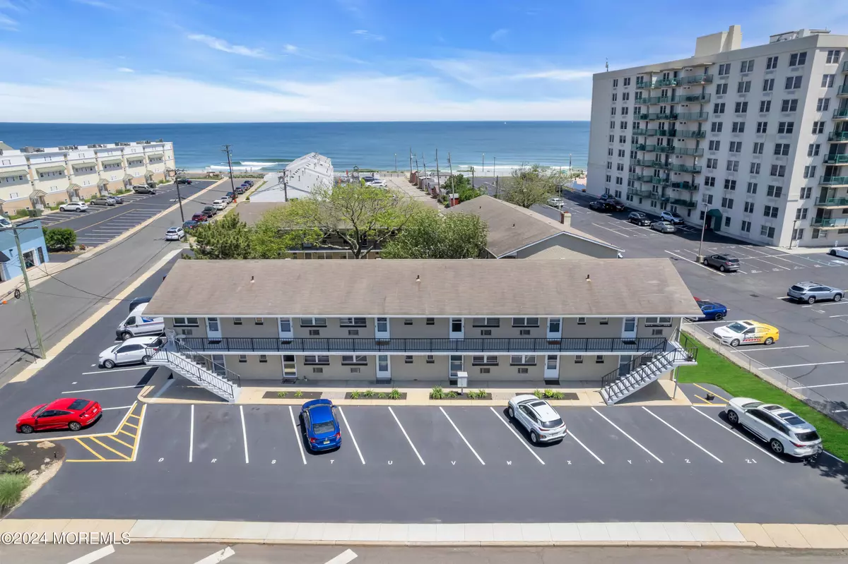 Long Branch, NJ 07740,455 Ocean Boulevard #10