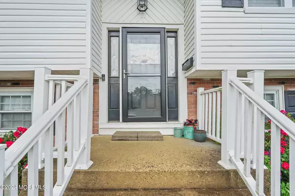 Hazlet, NJ 07730,2 Carlow Way