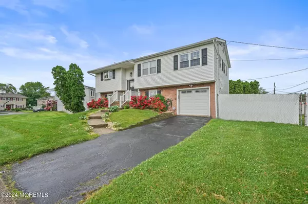 2 Carlow Way, Hazlet, NJ 07730