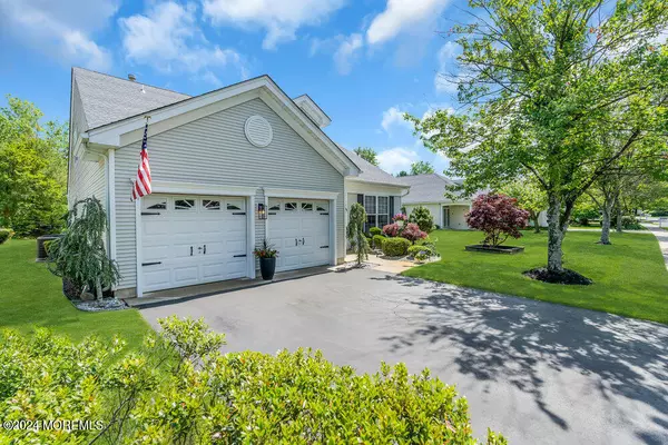 Lakewood, NJ 08701,16 Quicksilver Court