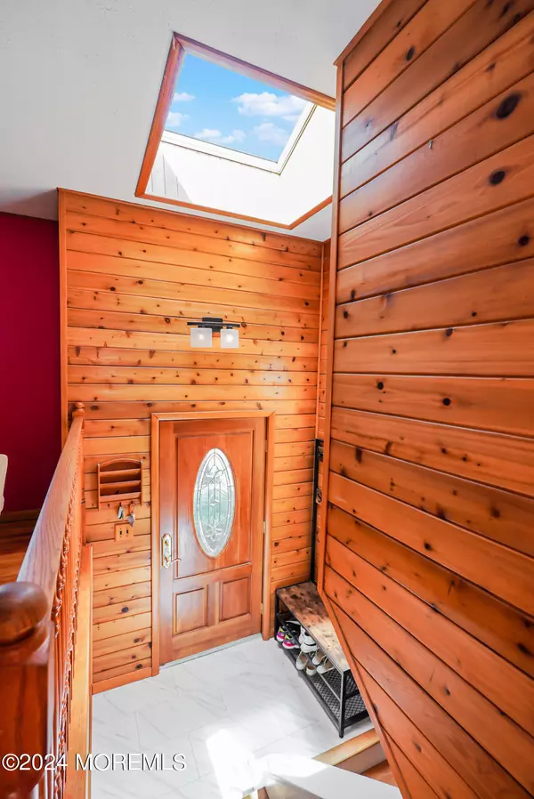 Hazlet, NJ 07730,12 Cypress Street