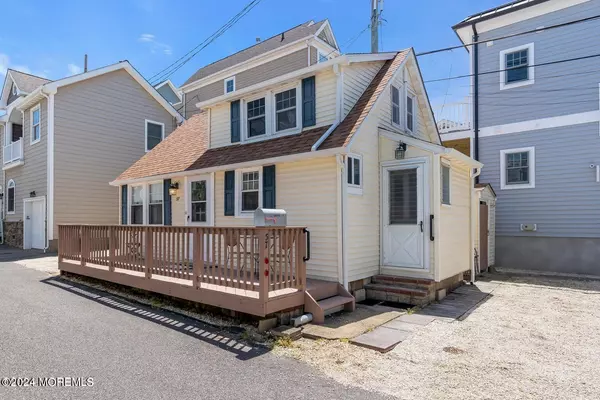 Lavallette, NJ 08735,57 Barnegat Way