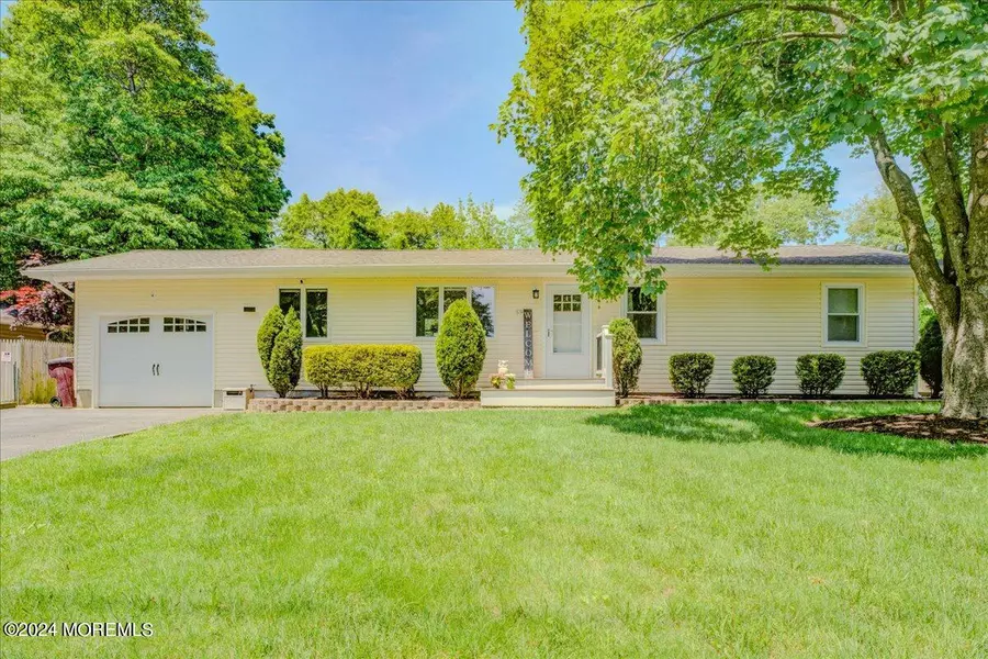 59 Sherman Avenue, Bayville, NJ 08721